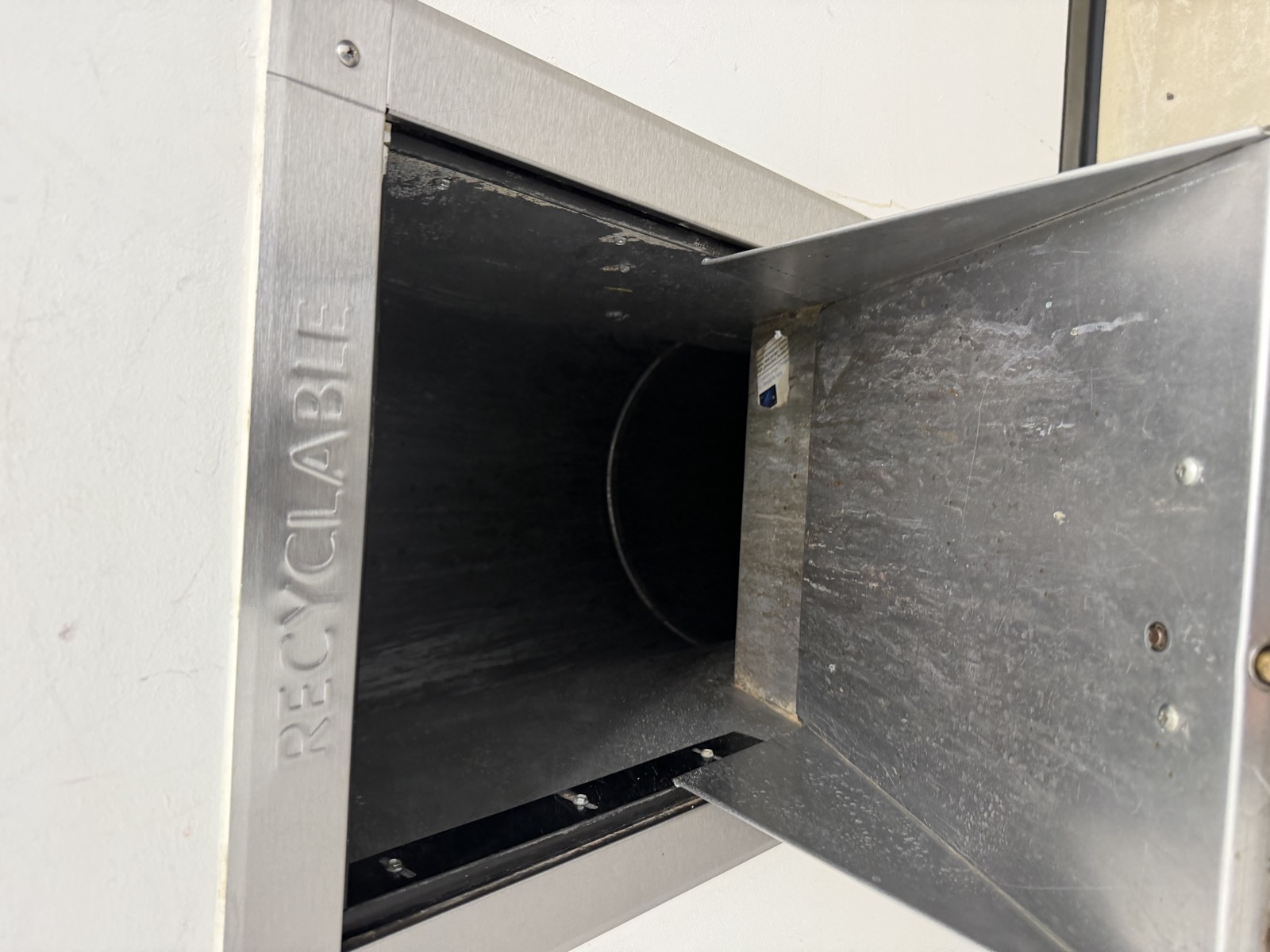 Floor 7 - Recycle Chute